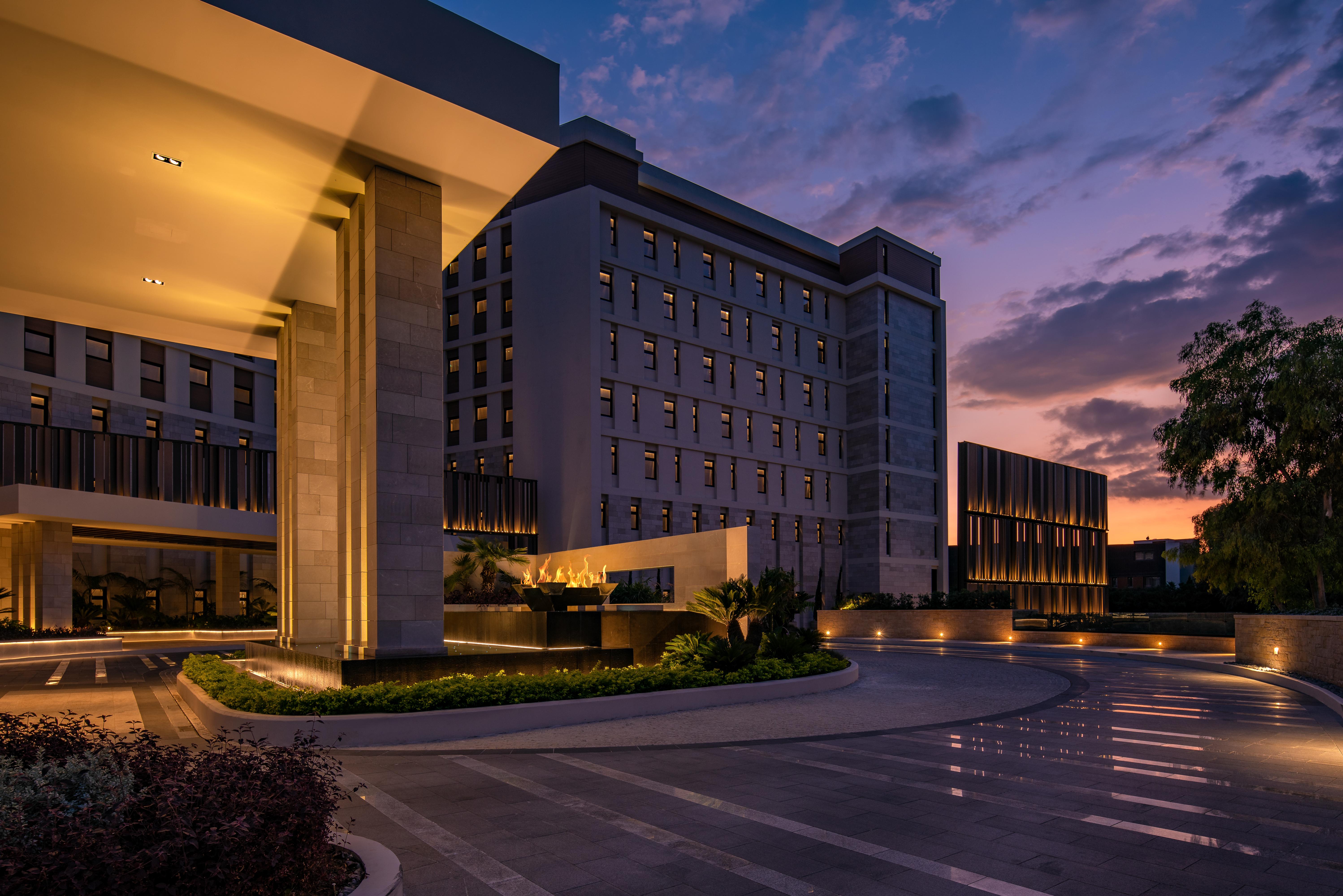 Amara - Sea Your Only View™ Limassol Luaran gambar The hotel at night